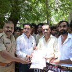 भिंड में NEET मुद्दे पर छात्रों का प्रदर्शन, एडीएम को सौंपा प्रधानमंत्री के नाम ज्ञापन; धर्मेंद्र प्रधान के इस्तीफे की उठाई मांग